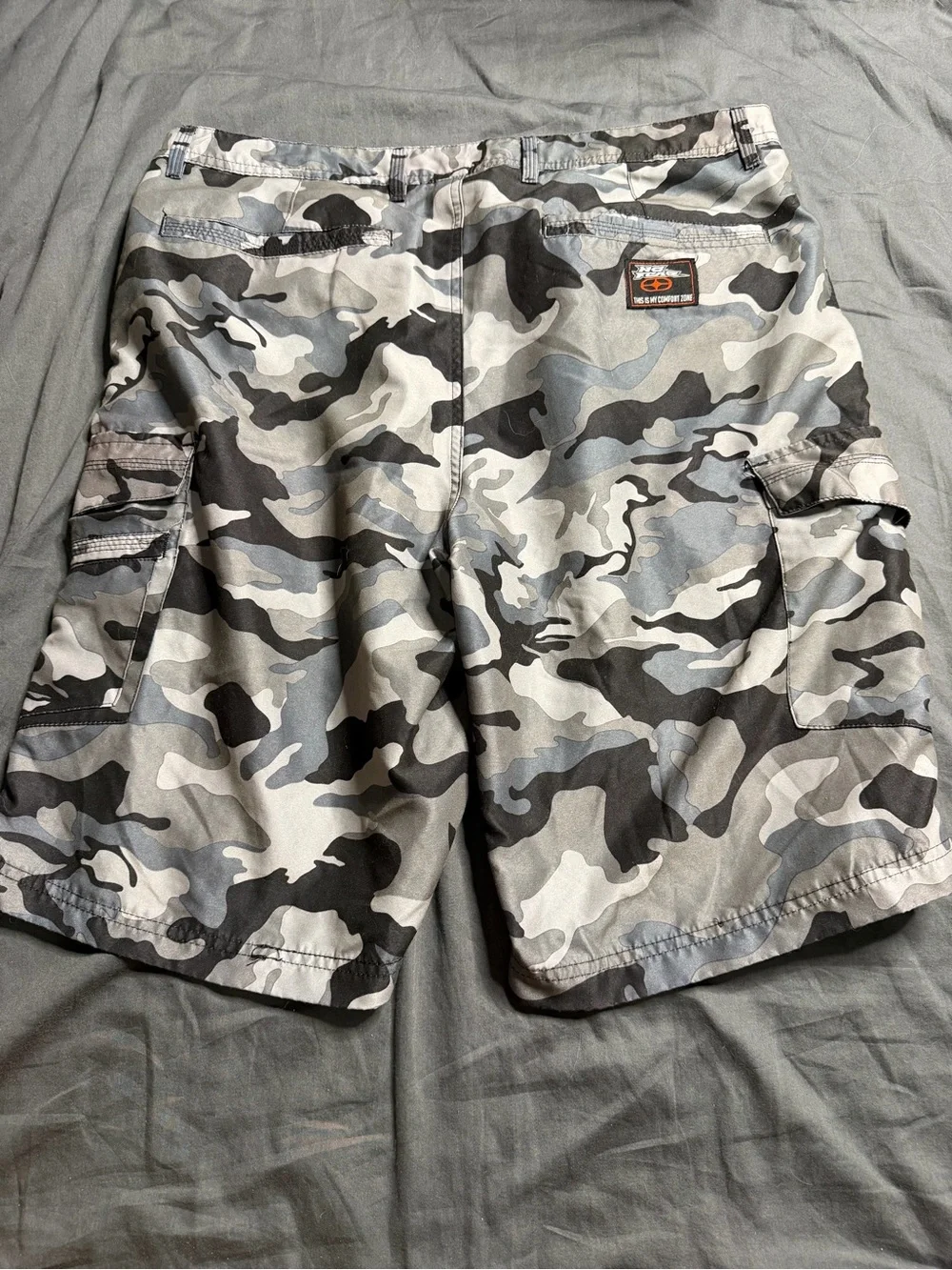 Men's Gray Camo Cargo Shorts - Casual Utility